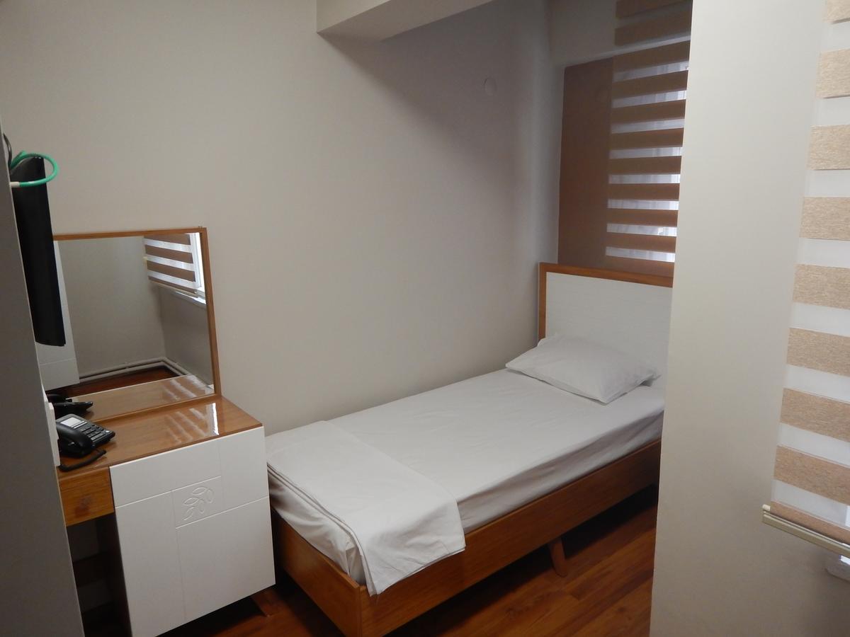 Ipek Hotel Balıkesir Екстериор снимка